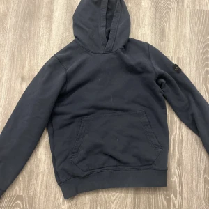 Stone island hoodie  - Nypris 2000 köpt från nk. Bra skick 