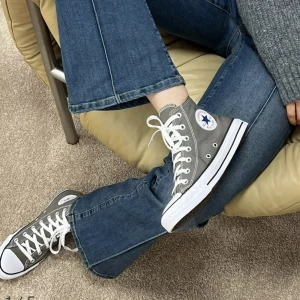 Bruna converse  - Säljer dessa bruna converse då de är för små!💓💓bra skick, men använda💘orginalpris är 800kr, dm för bilder 