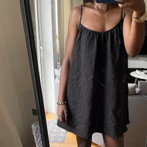 Klänning  - Klänning från hm, knappt använd!