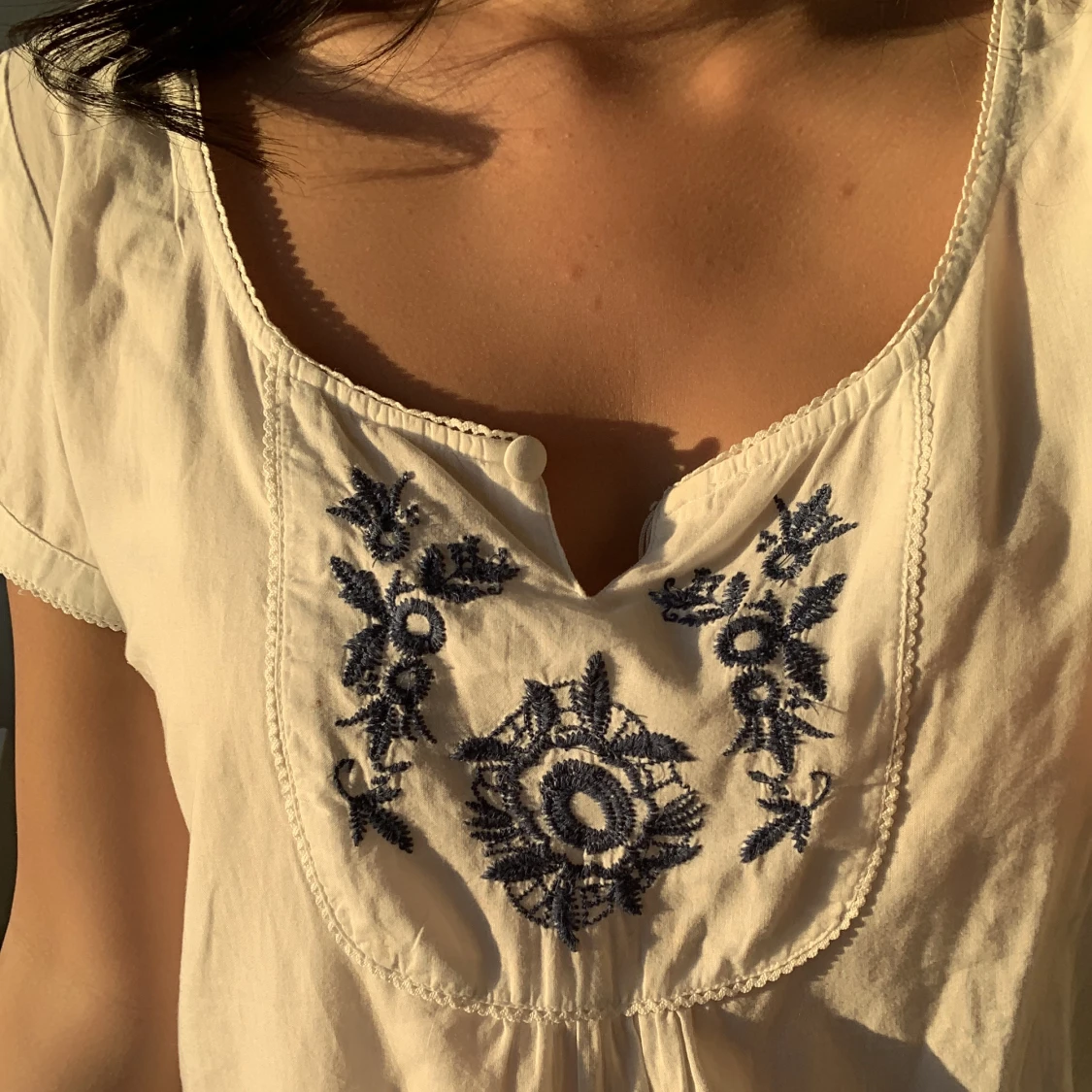 Supersöt topp med puffärmar! - 91