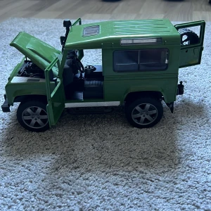 Säler en bil nästan aldrig använd  - Hej denna bil säljs för 150 kr