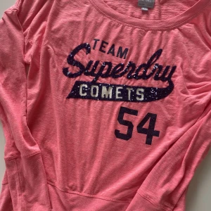 Superdry tröja - Nypris 699kr. Använd några få ggr. 