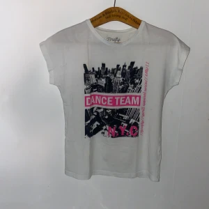 Tränings tröja  - En skön tränings tröja man kan ha på sig när man ska träna.