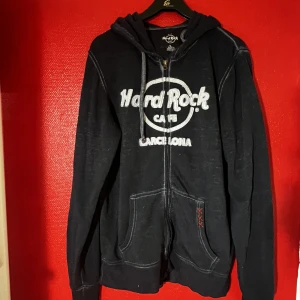 Zip Hoodie - Zip hoodie från Hard rock café 🙀