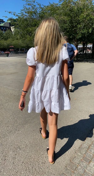 Klänning - Zara klänning i small, inte använd många gånger 