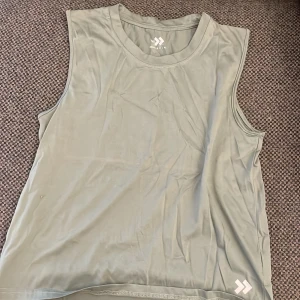 Linne - Har 4 st linnen från lager 157 aldrig använda i stl xs 