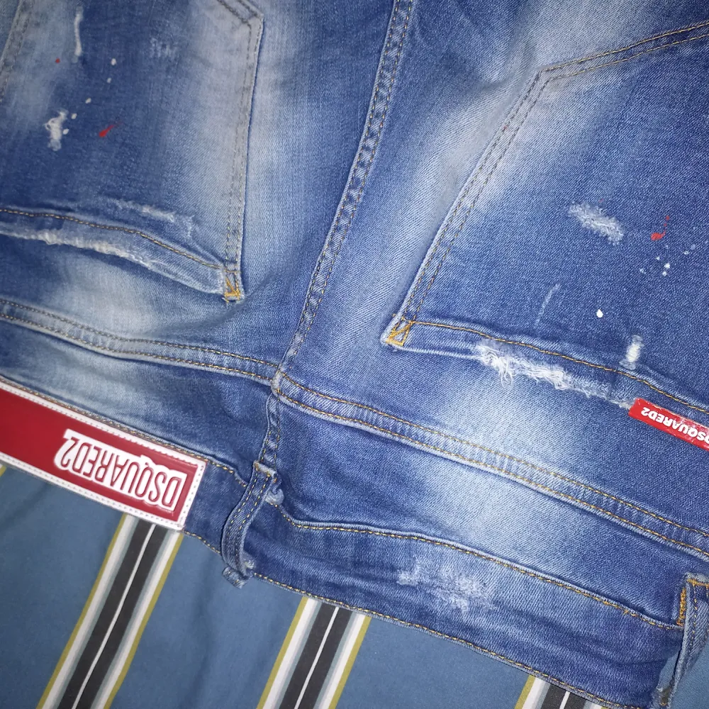 Äkta dsq2 jeans storlek 46 passar m 1000kr eller byte. Jeans & Byxor.
