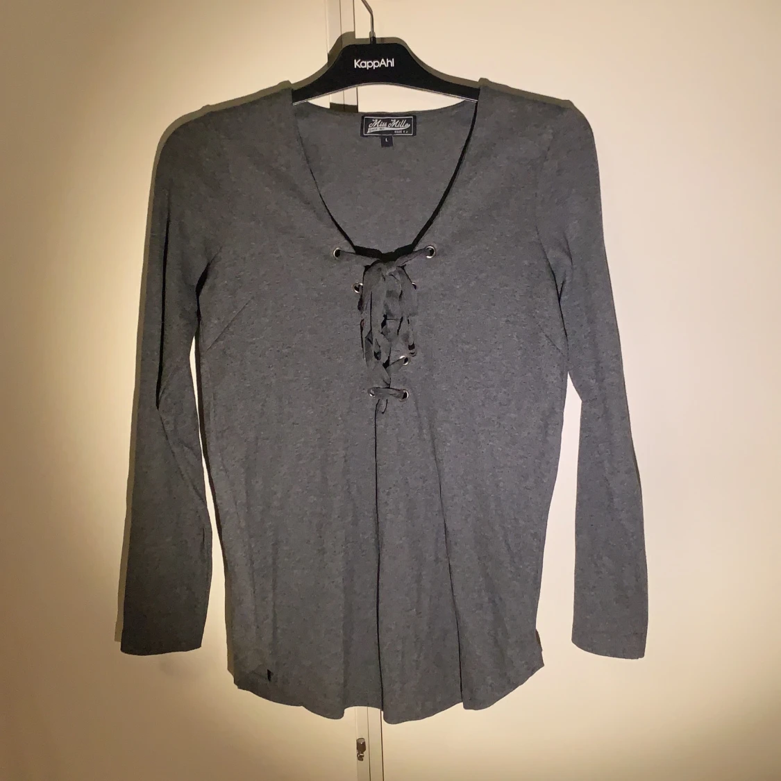 Snörad tröja  - 90