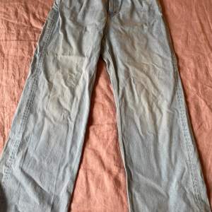 Tre baggy lågmidjade jeans från monki, modellen naoki!!💞300kr styck och de är i storlek 31