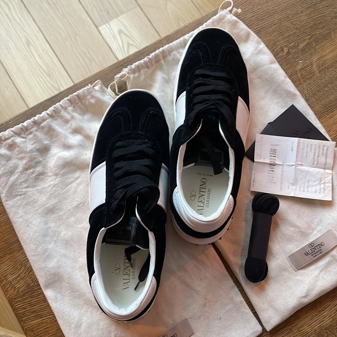 Valentino - fri frakt  - 91