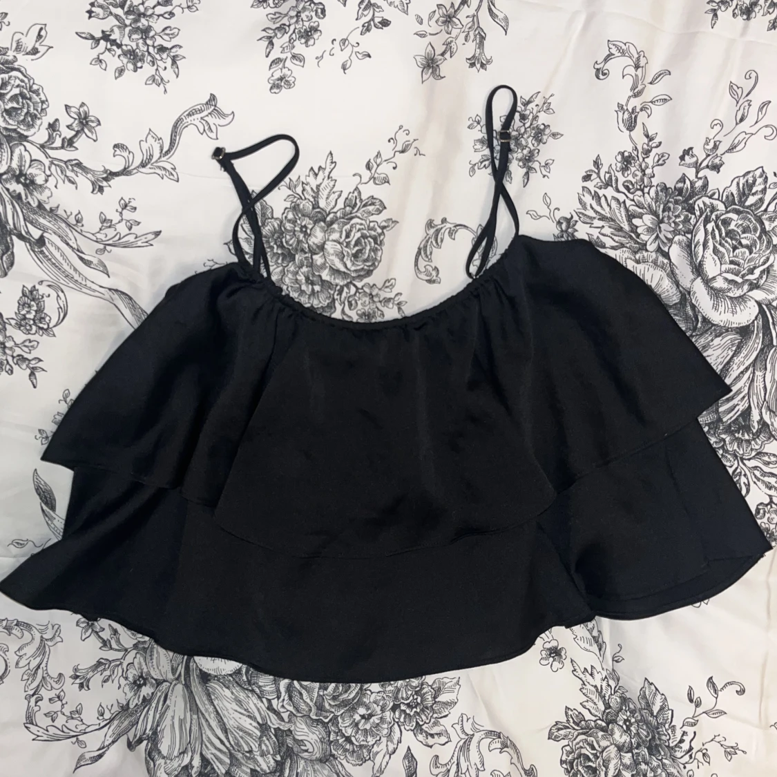 Svart flowy topp  - 91