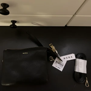 Oanvänd väska från Wera - Ny väska från Wera som aldrig används, medförljer axelband! 👜köptes för 399kr