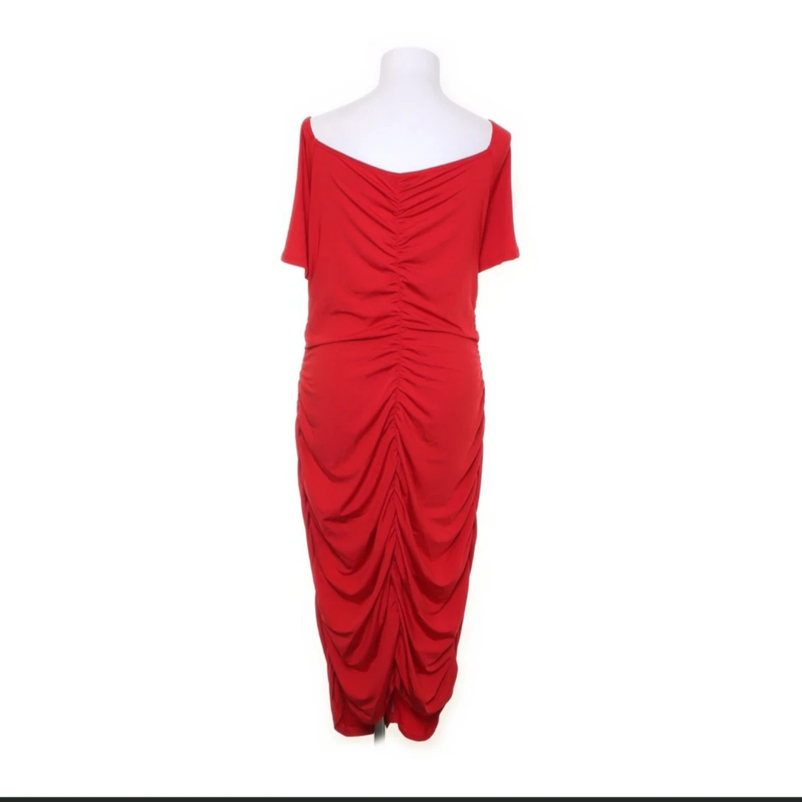 Röd plisserad klänning - 91