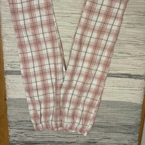 Pyjamasbyxor  - För små pyjamasbyxor ❤️Bilden hamnade upp och ner💗