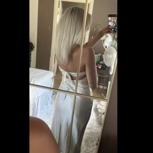 Superfin klänning från Gina tricot - Tubkläning från Gina, aldrig använd. Skulle passa parker för studenten 