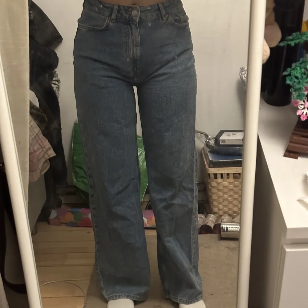 Baggy/wide jeans från bikboks jeans märke, skönt material. Använda några få gånger men i mycket bra skick😊 . Jeans & Byxor.
