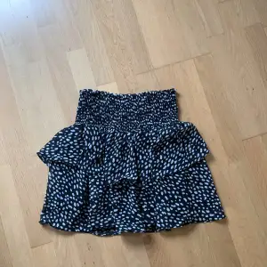 Säljer min oanvända kjol från Chelsea 