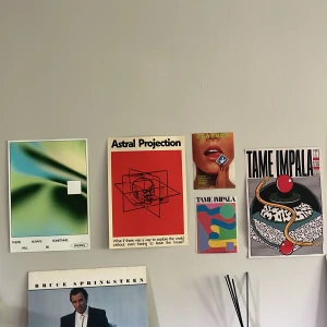 Posters - Säljer dessa posters. 150kr för de större och 50kr för de mindre. Nypris på de större va 350-400. Pris kan självklart diskuteras, kan även ordna paketpris 💗