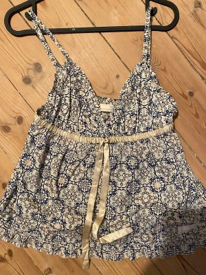 Odd molly top - Säljer min skitsnygga odd Molly topp som en säljes längre - i nyskick 