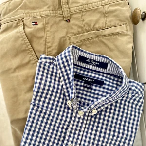 Skjorta + Shorts Strl 146 - TH shorts  Gant skjorta  Strl 146/152