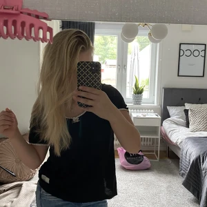 Odd molly blus  - Säljer nu min fina odd Molly blus!💗  Hör av er om ni vill ha mer info💗