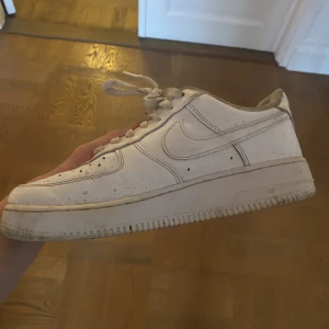 Nike Air Force 1 Low  - Storlek 40, skick 8/10