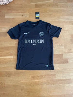 Psg x Balmain tröja - Skick 10/10 oanvänd