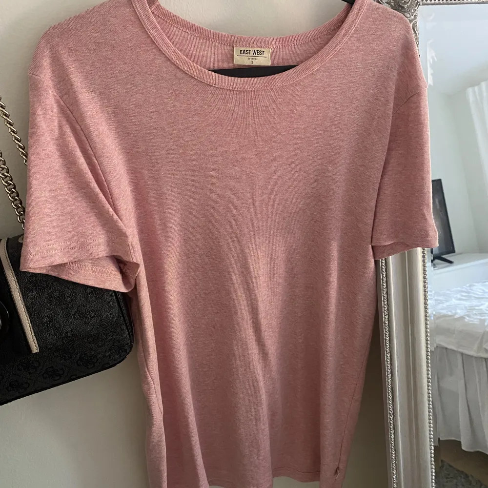 Rosa tröja som inte används 💕. T-shirts.