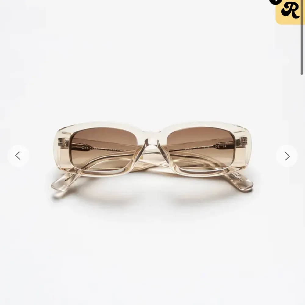 säljer dessa chimi-10 Ecru-solglasögon! jag har aldrig använt dom💓inga skador/ repor alls! Inget fodral medföljer tyvärr därav pris . Accessoarer.