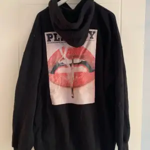 Playboy x missguided black magazine print oversized hoodie hotsell