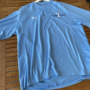 MFF - MFF hundraårsjubileums tröja ifrån 2010