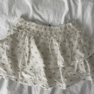 Kjol - Superfin kjol från zara använd få gånger Tryck på köp nu💗💗