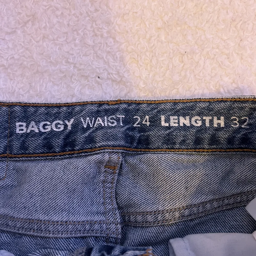 Ett par superfina baggy jeans från Carlings som jag säljer då de är för stora på mig. (Nypris 599kr). Jeans & Byxor.