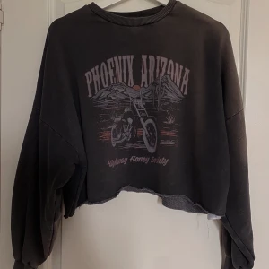 Tröja - En ”tiedye” tröja från gina tricot. Storlek xs, använd fåtal gånger!💕