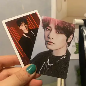 Enhypen and stray kids pc, the I.N is a bit damaged (45kr for that one) 