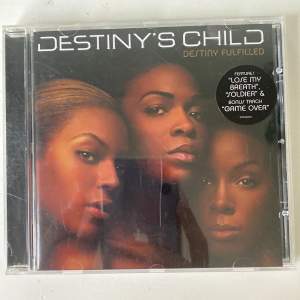 Cd skiva på albumet destiny fullfilled av destinys child.