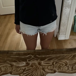 Jeans shorts  - Säljer dessa ljusblåa jeans shorts 💙