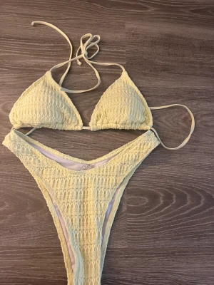 Bikini  - Fin oanvänd bikini 