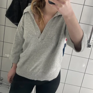 Stickad tröja - As snygg stickad tröja med v-ringning