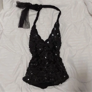 Y2k topp - Den har justerbar hals och är oanvänd