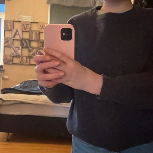 Tröja  - En fin tjocktröja blå och lite glittrig 11-12 år 