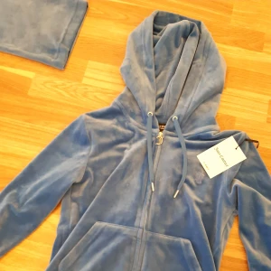 Helt ny juicy couture tracksuit - Ny juicy couture tracksuit förlåt för dåliga bilder♡