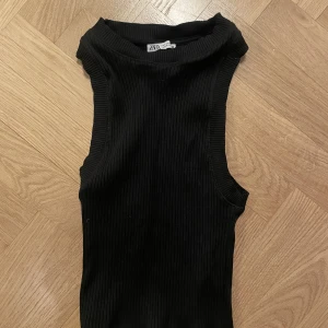 Svart topp - Aldrig använd 