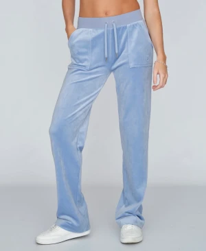 Juicy couture byxor  - Säljer nu mina ljusblå juicybyxor💕 Använda men i fint skick, Hör av dig vid intresse eller vid frågor! Pris kan diskuteras och jag kan skicka privata bilder om du vill💕