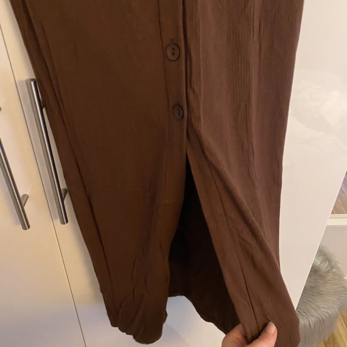 Maxiklänning med knäppning - 90