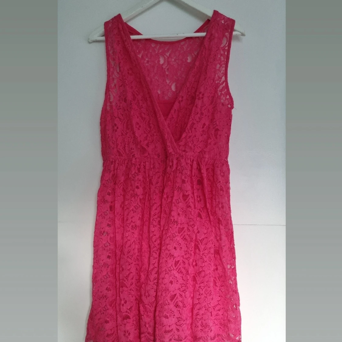 Rosa spetsklänning  - 90