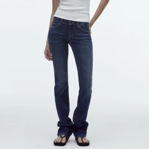 Zara jeans - Helt nya! Aldrig använda, slutsåld i storlek 36, köparen står för frakten💖
