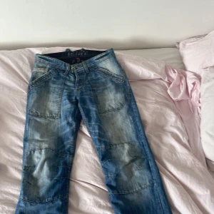 Jeans - Köpte dessa jeans på plick tyvärr är de alldeles för stora. W34 L34