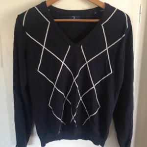 Gant pullover - Lite använd men i bra skick