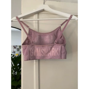 Sport bh - Str S, färg rosa. Dock finns inte inläggen kvar 